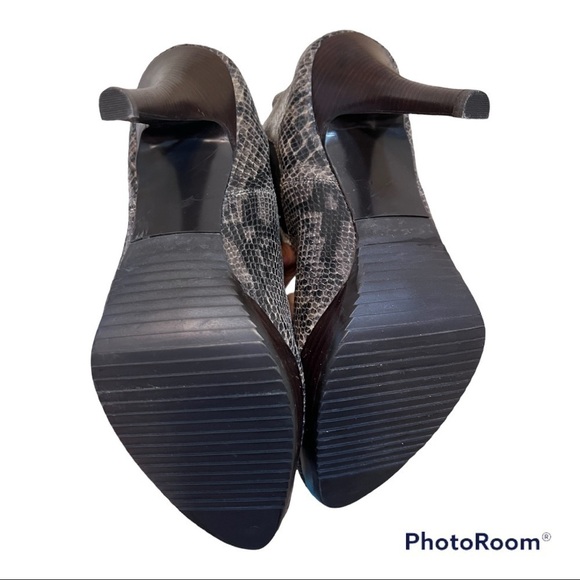 𝅺MICHAEL KORS Meadow Snake Print Platform Ankle Bootie 9M - Picture 5 of 6